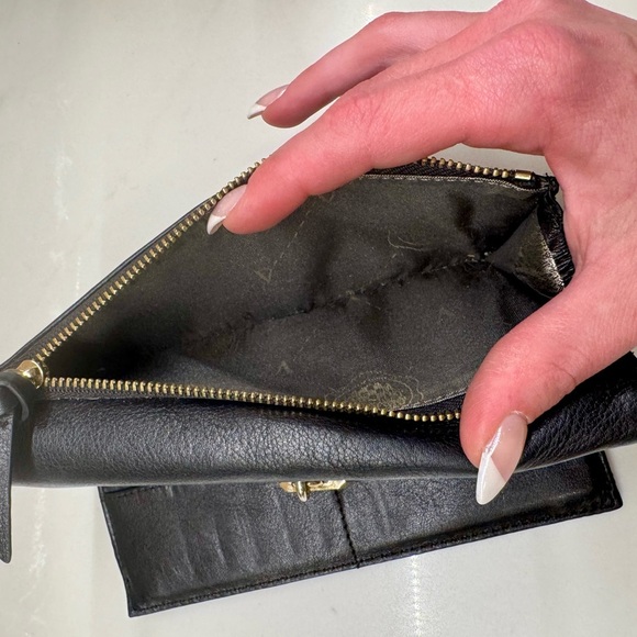 Vince Camuto Black Leather Wallet - Picture 6 of 6